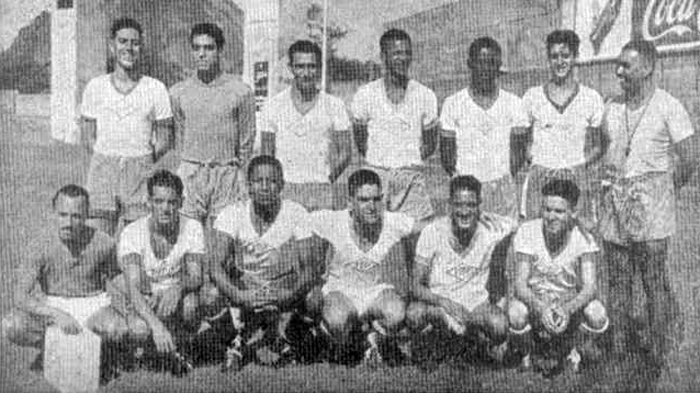 Em pé: Haroldo, Carlos Alberto Cavalheiro, Torres, Ismael, Zózimo e Artur. Agachados: Joel, Índio, Dino da Costa, China e Zagalo