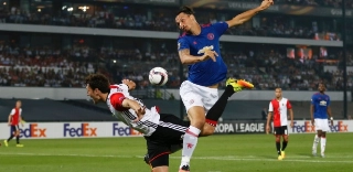 Com 30 minutos de Ibra, "mistão" do United perde em estreia na Liga Europa