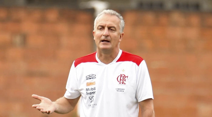 Em 2012, Dorival Júnior perpetuava seus ensinamentos com os jogadores do Flamengo no Ninho do Urubu, centro de treinamento do rubro negro. Crédito da Foto VIPCOMM