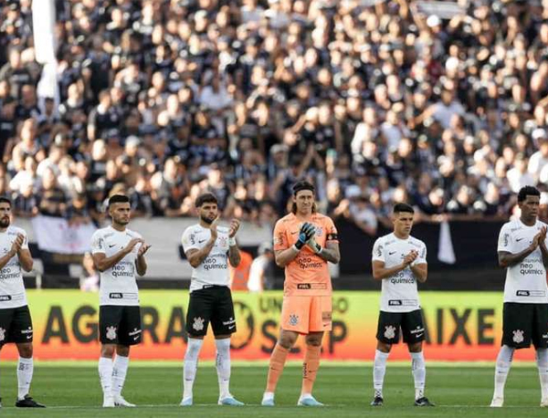 Campeã brasileira de sinuca é alviverde, Coritiba, De Letra