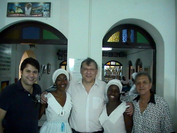 Os homens s&atilde;o Rafael Neves, Milton Neves e Douglas