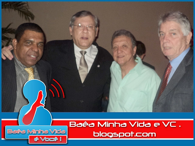 Da esquerda para a direita: Ronaldo, Milton Neves, Douglas e Elizeu. Foto: EC Bahia