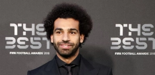 O egípcio Mohamed Salah, por um gol anotado no clássico contra o Everton na temporada passada, levou o prêmio Puskás