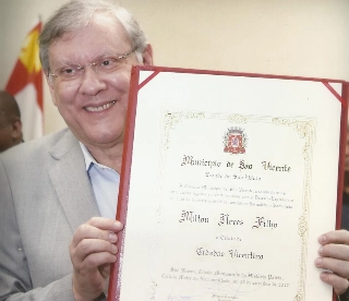 Milton Neves foi homenageado em setembro de 2017 na Câmara Municipal de São Vicente