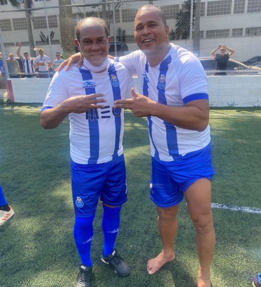 Encontro de veteranos para uma partida de futebol em 5 de setembro de 2021: Muller e Aloísio Chulapa. Foto; arquivo pessoal de Aloísio Chulapa