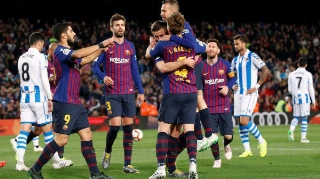 Barcelona comemora gol de Lenglet contra a Real Sociedad. Foto: ALBERT GEA/REUTERS/Via UOL