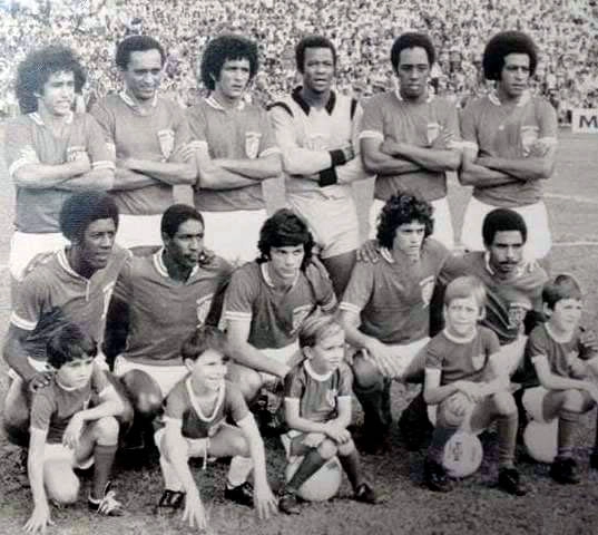 Equipe do Noroeste de Bauru em 1974. Em pé, da esquerda para a direita: China, Lorico, Tecão, Roque, Araújo e Dé. Agachados: Jáder, Zé Rubens, Eduardo, Zé Mario e Sérgio Ramos