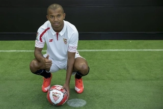 Mariano se apresenta à seleção e já treina com grupo neste sábado