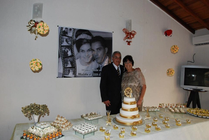 O casal Ida e Walda comemorando Bodas de Ouro, em 22 de dezembro de 2013