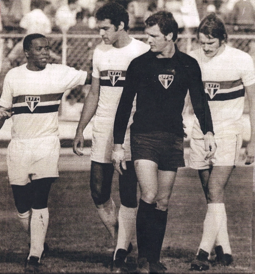 Paraná, Edson Cegonha, Sérgio e Forlan no belo time do São Paulo de 1972
