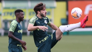 Lateral-esquerdo perderá jogos contra São Paulo, Botafogo e Coritiba. Foto: Cesar Greco