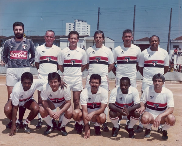 Da esquerda para a direita, em pé: goleiro não identificado, Arlindo Galvão, Paulo Nani, Virgílio, Chico e Teodoro. Agachados: Terto, Muricy, Nenê Peito de Pombo, Paraná e Toninho II. Foto: Sarkis