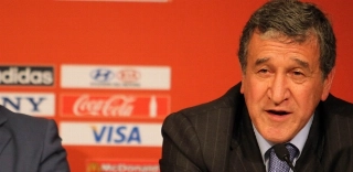 Parreira indica aposentadoria e rebate Dunga sobre "boné de Neymar"