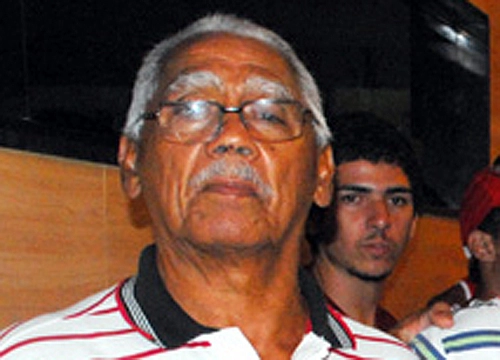 Sabino   - Ex-volante do Santa Cruz e Palmeiras