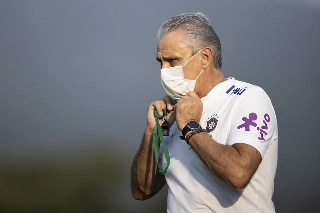 Técnico da seleção explicou ainda que Everton Ribeiro pode ficar com a vaga de Neymar. Foto: Lucas Figueiredo/CBF