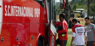Inter faz treino inédito e entrega time e banco para o Gre-Nal final