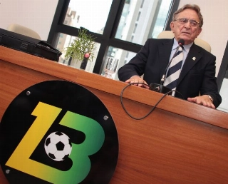 Clubes cobram Globo e cogitam reunião para discutir divisão de cotas de TV