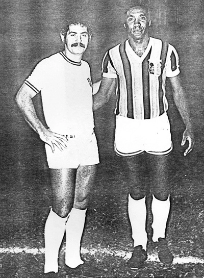 Rivellino (esq) e Mazinho, nos anos 70, antes de um Fluminense e Santa Cruz.