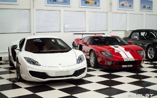 Em Brasília, ex-piloto cuida pessoalmente da mecânica e conservação dos carros