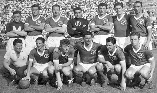 Time do Palmeiras que foi derrotado pelo São Paulo, 3 a 0, no dia 30 de setembro de 1956, no Pacaembu. Em pé: massagista, Valdemar Carabina, Antoninho, Ariovaldo, Ismael, Gérsio Passadore e Waldemar Fiúme. Agachados: mordomo Romeu, Renatinho, Mazolla, Nestor, Ivan e Elzo. 