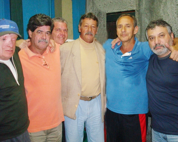 Na concentração do Palmeiras, em 2009, ao lado de amigos