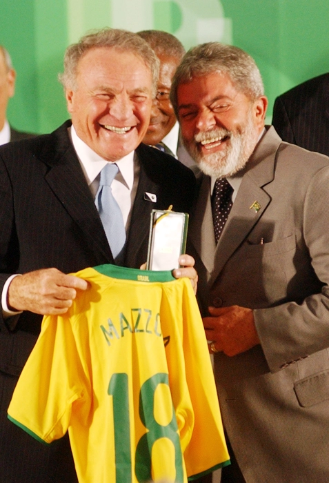 Foto tirada em 2008, quando o presidente do Brasil recebeu os campeões de 1958