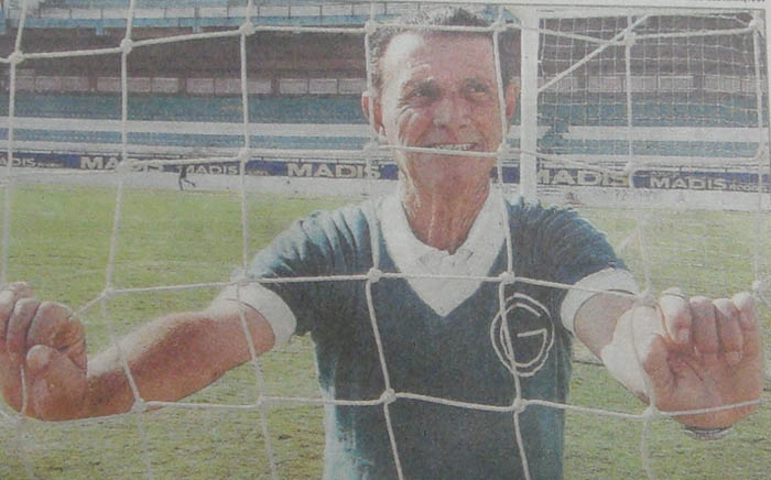 Relembrando os bons tempos de jogador do Bugre. Reprodução: Marcelo Geovanini/Agência Anhanguera