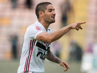 Pato está livre no mercado desde que rescindiu com o São Paulo em agosto. Foto: Facebook/Reprodução