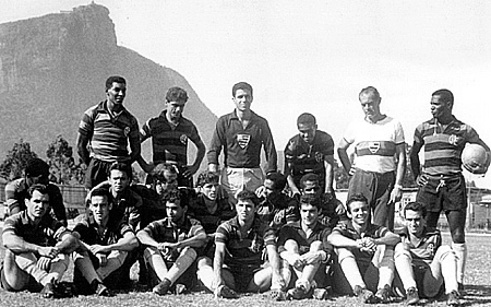 Em pé: Luis Carlos, César, Franz, Fefeu, Armando Renganeschi e Silva. Segunda fileira: Fio, Nelsinho, Almir, Murilo, Rodrigues Marinheiro e Ditão. Terceira fileira: Evaristo de Macedo, Paulo Choco, Carlinhos, Paulo Henrique, Marco Aurélio, Jaime e León. 