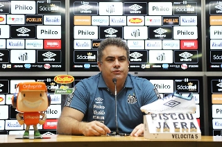 Rollo assumiu o comando do Santos em 29 de setembro. Foto: Ivan Storti/Santos FC