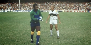 Em 1986, Pelé participou contracenou com Renato Aragão em Os Trapalhões e o Rei do Futebol. 