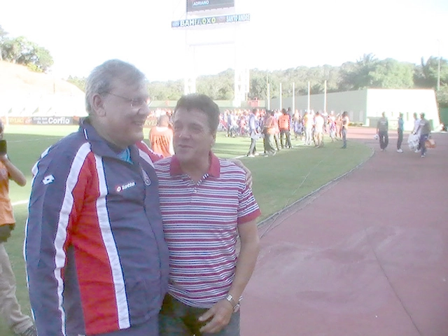 Em novembro de 2010, com Milton Neves no Estádio de Pituaçu