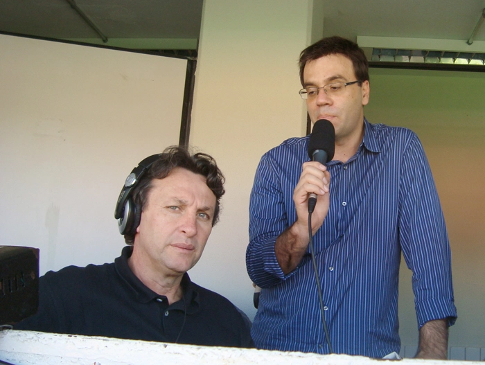 Neto e Mauro Beting na tarde de 08 de maio de 2011, na cobertura da primeira partida da final do Paulistão, entre Corinthians e Santos, que terminou em 0 a 0. Foto: Marcos Júnior/Portal TT