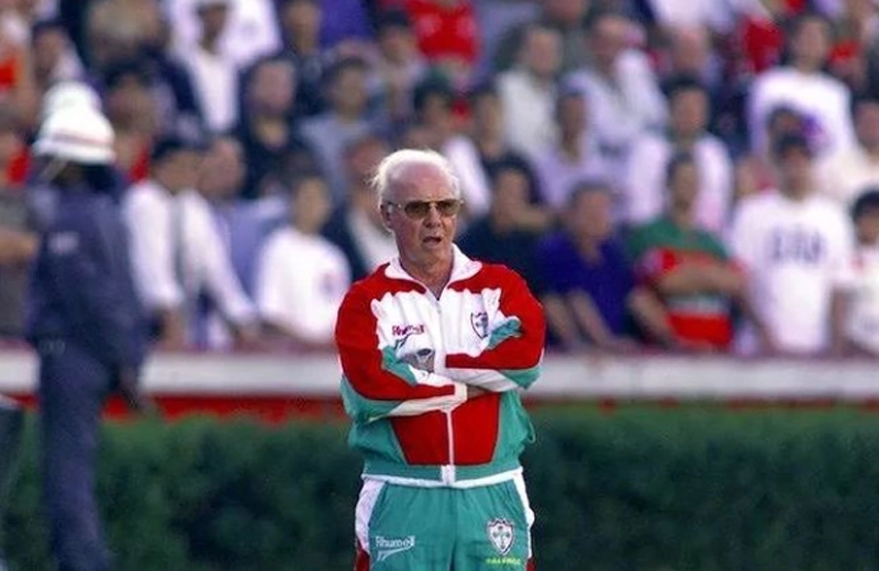 No Canindé, comandando a equipe da Portuguesa, onde esteve na temporada de 1999. Foto: Divulgação