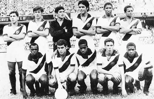 Em pé: Gilberto, Marcelo, Brasília, Gaúcho, Zé Luiz e Baiano. Agachados: Neneu, Paulinho Jaú, Pastoril (ex-Goiás), Roberto Dinamite e Colatino.
