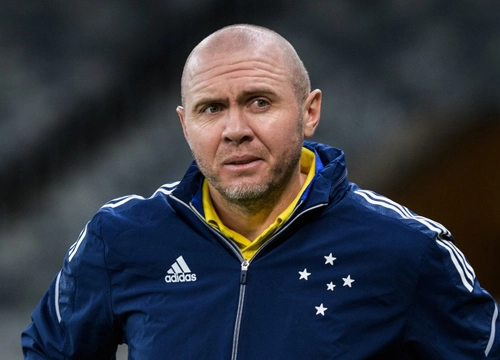 Mozart  - Treinador, ex-volante