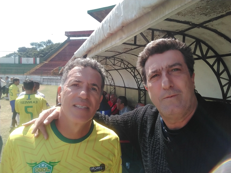 Em 25 de agosto de 2019, no Canindé, no início das festividades pelo centenário da Portuguesa de Desportos. Careca e Carlos Alberto Spina (ex-Matsubara). Foto: arquivo pessoal de Carlos Alberto Spina