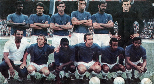 Em pé: Vanderlei, Lauro, Piazza, Fontana, Brito e Raul. Agachados: Nocaute Jack, Natal, Zé Carlos, Tostão, Dirceu Lopes e Rodrigues.