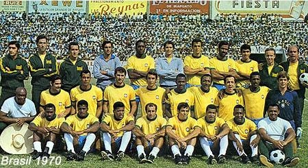 Acima, a delegação do Brasil que venceu a Copa de 70, no México. Zagallo era o técnico e PArreira, o preparador físico reserva. Em pé, da esquerda para a direita: Rogério, Cláudio Coutinho, Carlos Alberto Parreira, Félix, Joel Camargo, Leão, Fontana, Brito, Clodoaldo, Zagallo e Admildo Chirol. SEGUNDA FILEIRA: Mário Américo, Rivellino, Carlos Alberto Torres, Baldochi, Wilson Piazza, Everaldo, Paulo César Caju, Tostão, Marco Antônio e Ado. SENTADOS: Edu, Zé Maria, Dadá Maravilha, Gérson, Roberto Miranda, Jairzinho, Pelé e Nocaute Jack. Deles, já morreram Cláudio Coutinho, Fontana, Admildo Chirol, Mário Américo, Everaldo e Nocaute Jack