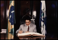 Dinamite foi eleito deputado estadual em 94. Nessa foto, ele é empossado como parlamentar. Foto: Site Oficial do Roberto Dinamite
