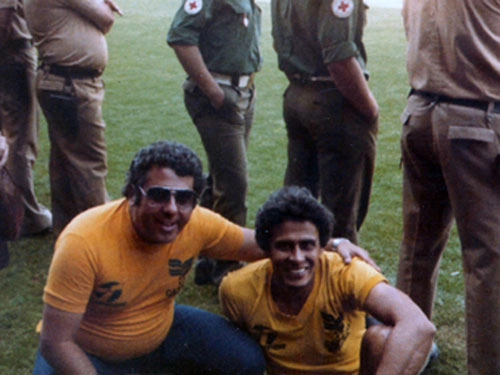 Ataque x Defesa: Carlos Germano (à direita) participou da posse de Roberto Dinamite como novo presidente do Vasco, em julho de 2008. Os dois foram grandes jogadores da história do clube de São Januário.FOTO DANIEL ZAPPE/VIPCOMM