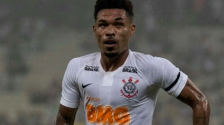 Júnior Urso diz "evoluir bem", mas deve ser desfalque contra Chapecoense