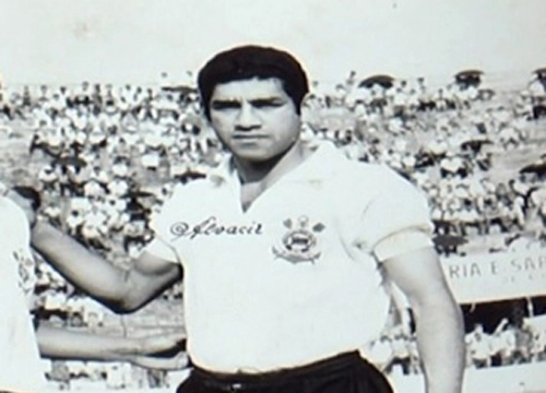 Alvacir  - Ex-lateral-direito do Corinthians