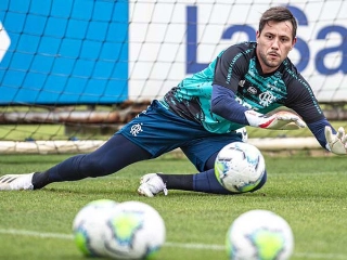 Goleiro flamenguista volta ao time após se recuperar de lesão. Foto: Marcelo Cortez/CRF