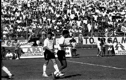 A equipe paulista enfrentou o VOCEM (Vila Operária Clube Esporte Mariano) com seus principais jogadores e levou mais de 12 mil pessoas ao estádio. Foto: Marcos Barrero