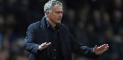 Mourinho não repete time há 43 jogos, é críticado por ídolos e ouve vaias