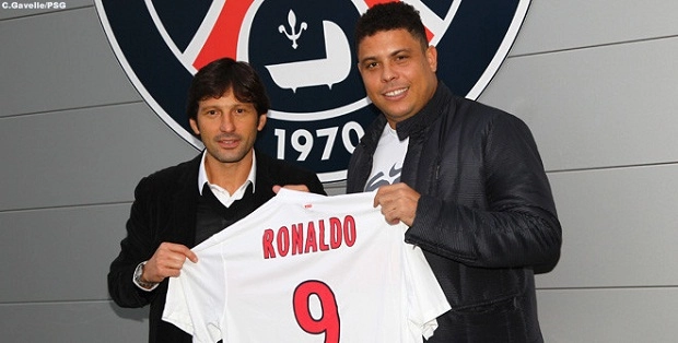 Ronaldo visita o amigo Leonardo, diretor de futebol do Paris Saint-Germain. Foto: Site oficial