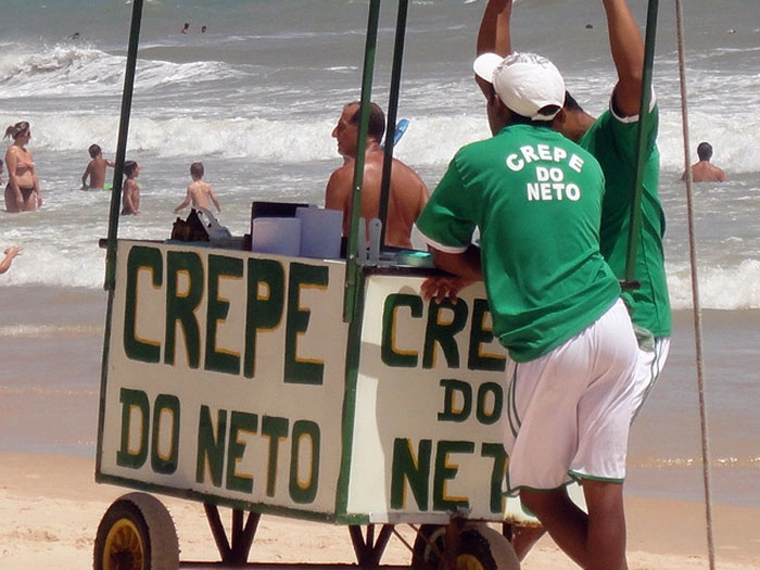 Neto, da Band, vira empresário mas praias do Nordeste! Foto enviada por Felipe FDI 