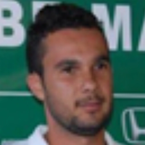 Raner  - Ex-lateral-esquerdo da Sociedade Esportiva Guaxup&eacute;