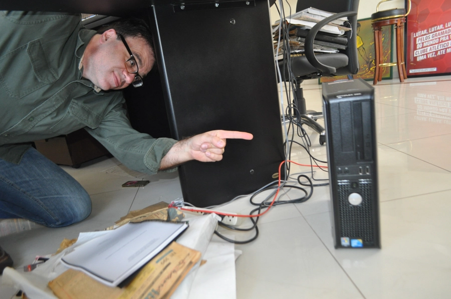 `Zangando´o computador de Milton Neves, na redação do Portal Terceiro Tempo. Foto: Marcos Júnior/Portal TT